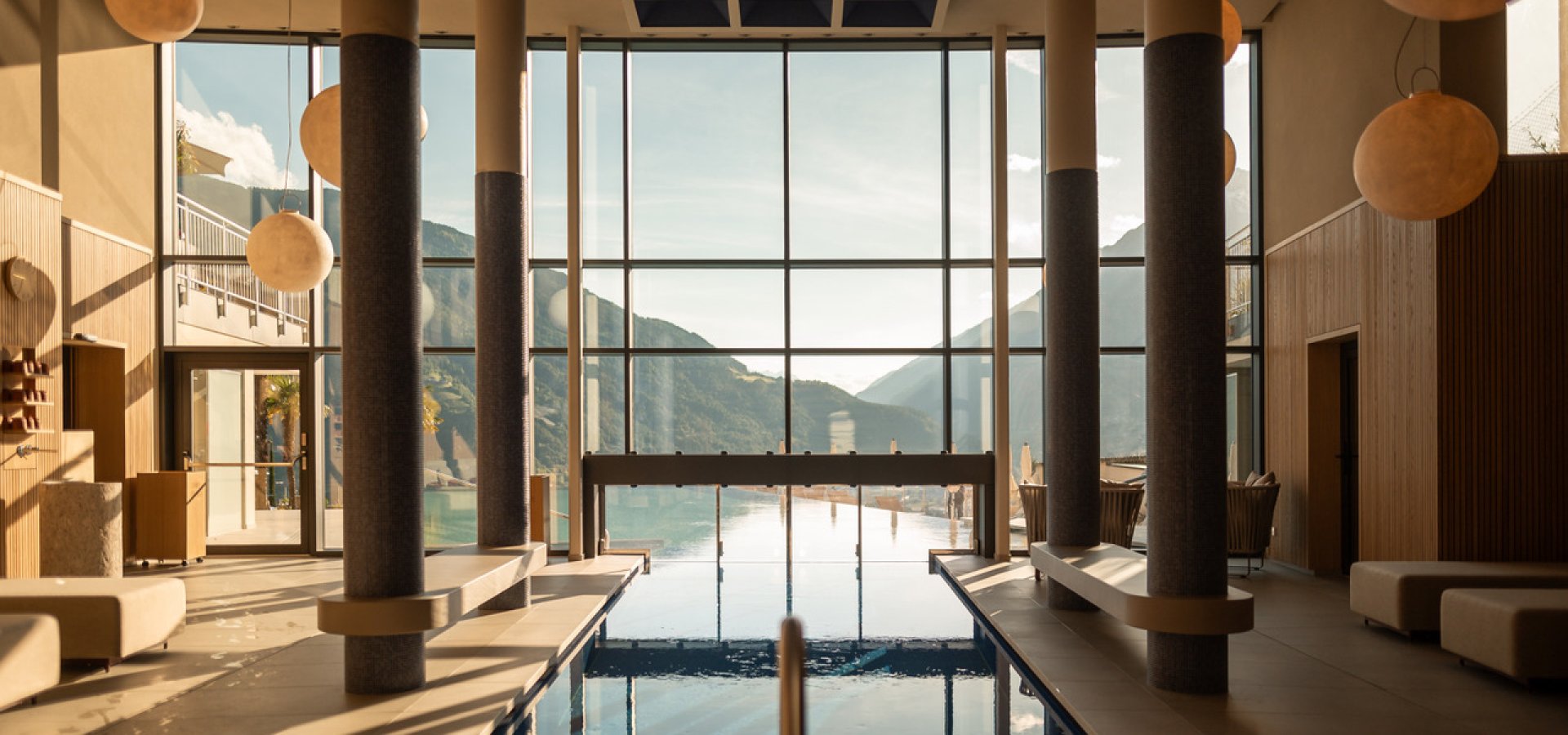 Pools_Hallenbad_Fassade_Aussicht_QF.jpeg